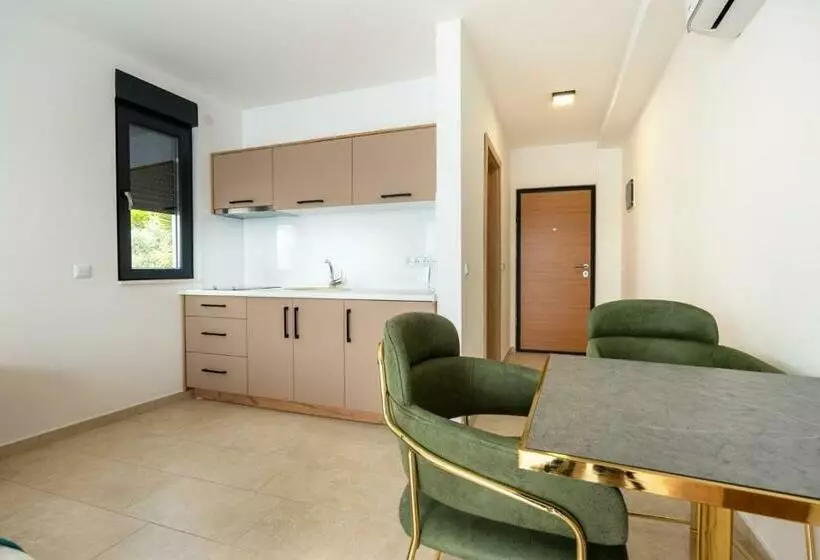 پانسیون Villa Emina Sa Privatnom Plažom I Parkingom