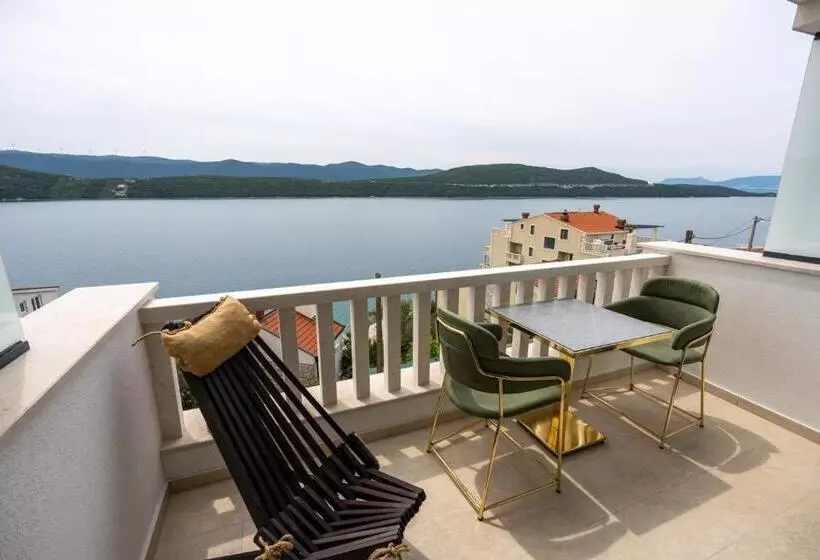 پانسیون Villa Emina Sa Privatnom Plažom I Parkingom