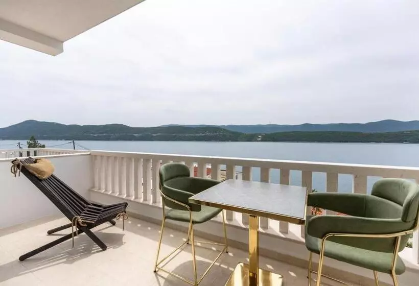 پانسیون Villa Emina Sa Privatnom Plažom I Parkingom
