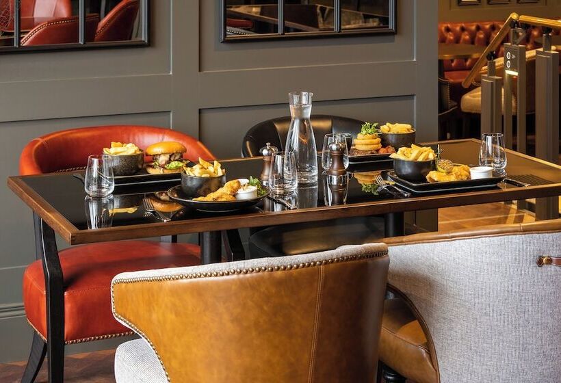 Отель The Ebrington