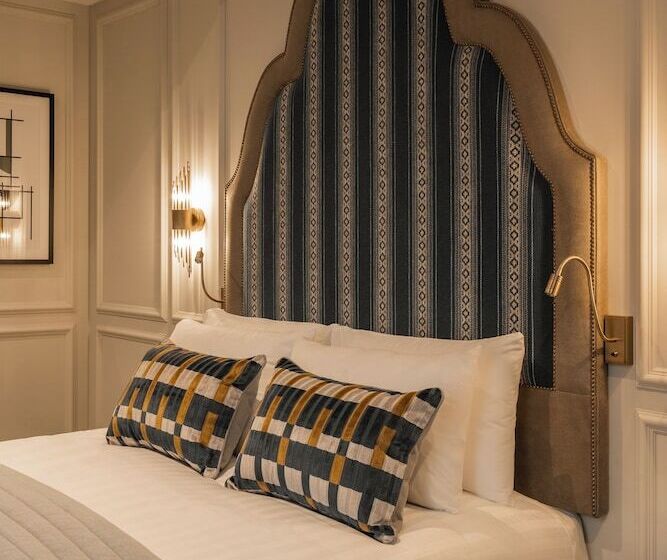 Отель The Ebrington