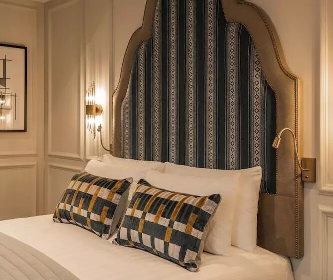 هتل The Ebrington