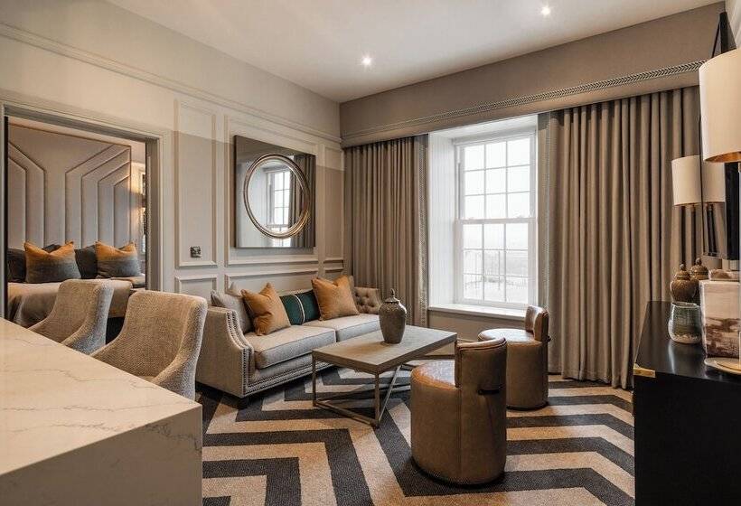 Отель The Ebrington