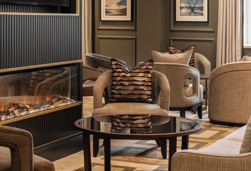 Отель The Ebrington