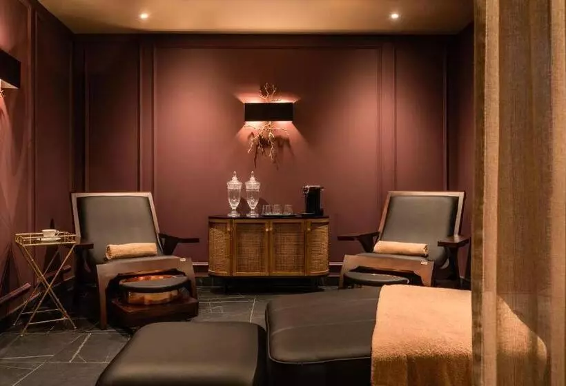 هتل The Ebrington