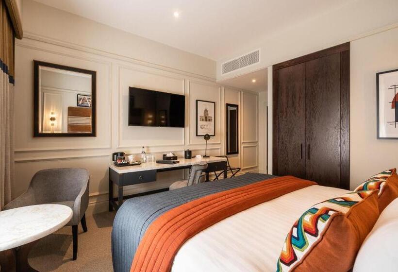 Отель The Ebrington