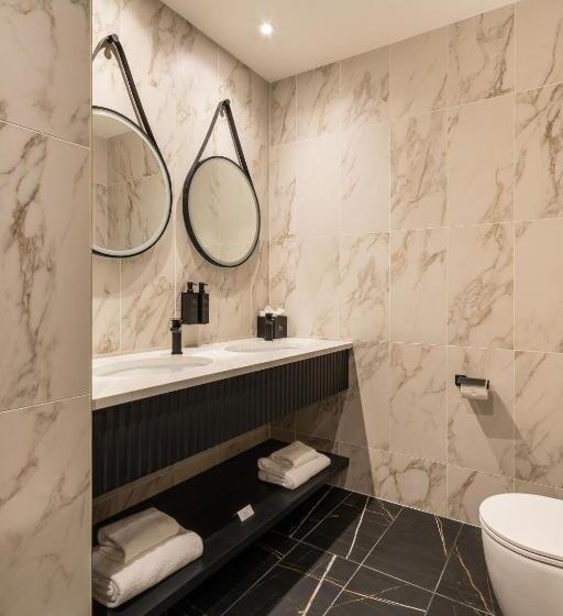 Отель The Ebrington