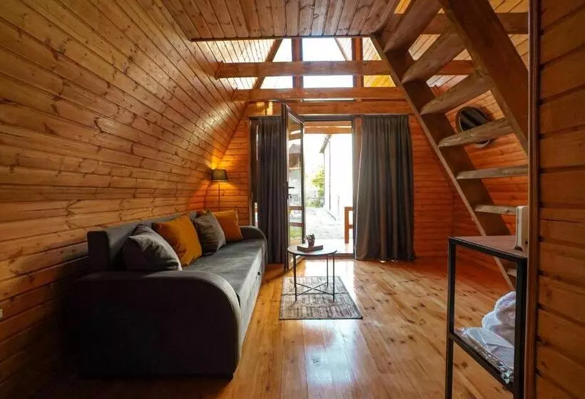 هتل Mtskheta Cabin