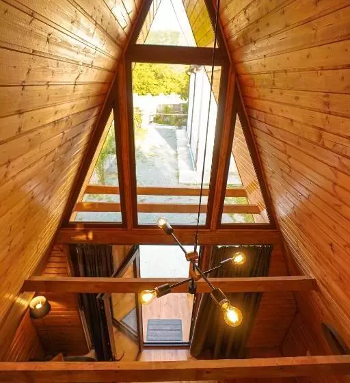 هتل Mtskheta Cabin