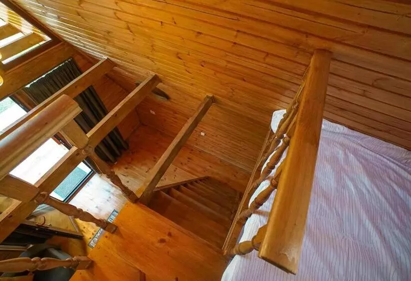 هتل Mtskheta Cabin