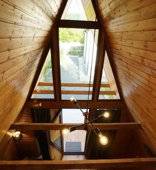 هتل Mtskheta Cabin