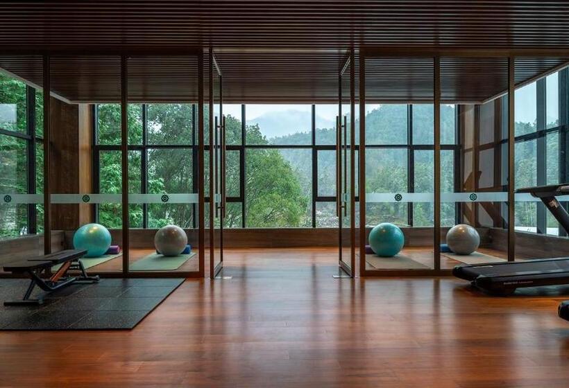 호텔 Wishgarden Resort