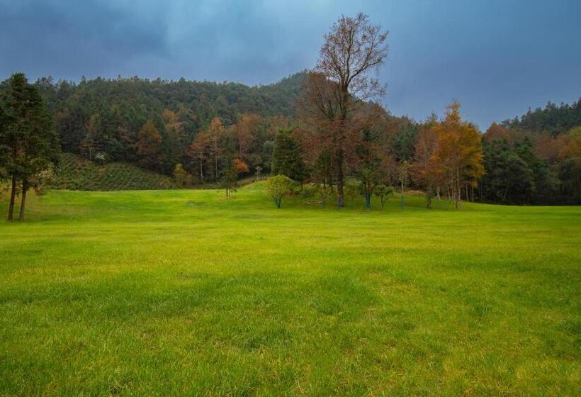 호텔 Wishgarden Resort