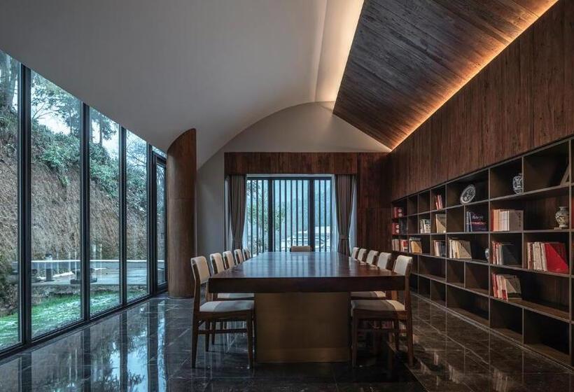 호텔 Wishgarden Resort