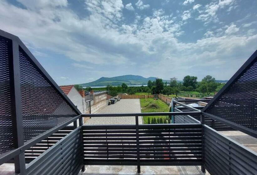 ペンション Penzion Strachotín