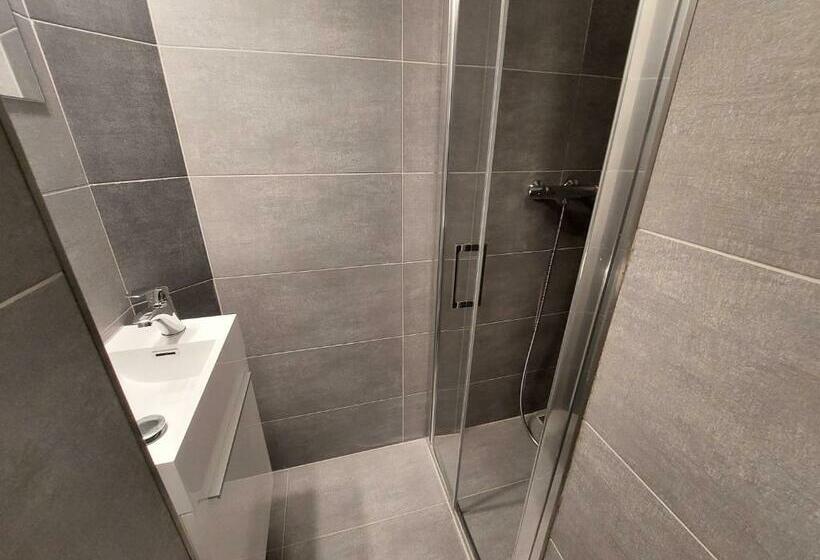 ペンション Penzion Strachotín