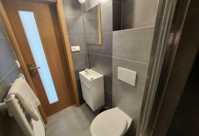 ペンション Penzion Strachotín