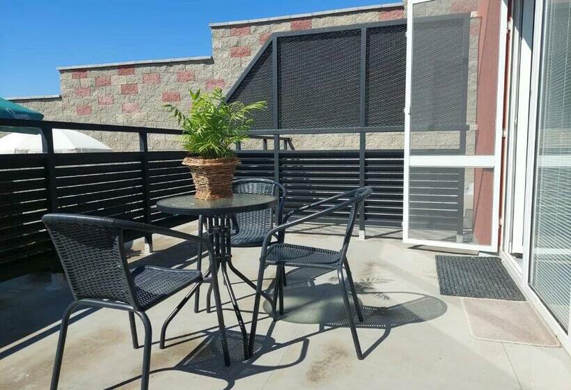 ペンション Penzion Strachotín