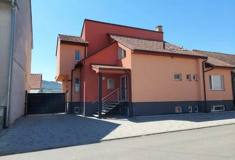 ペンション Penzion Strachotín