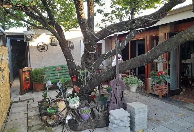 ペンション Uit En Tuis Guesthouse