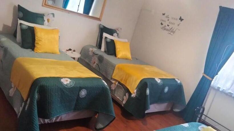 ペンション Uit En Tuis Guesthouse