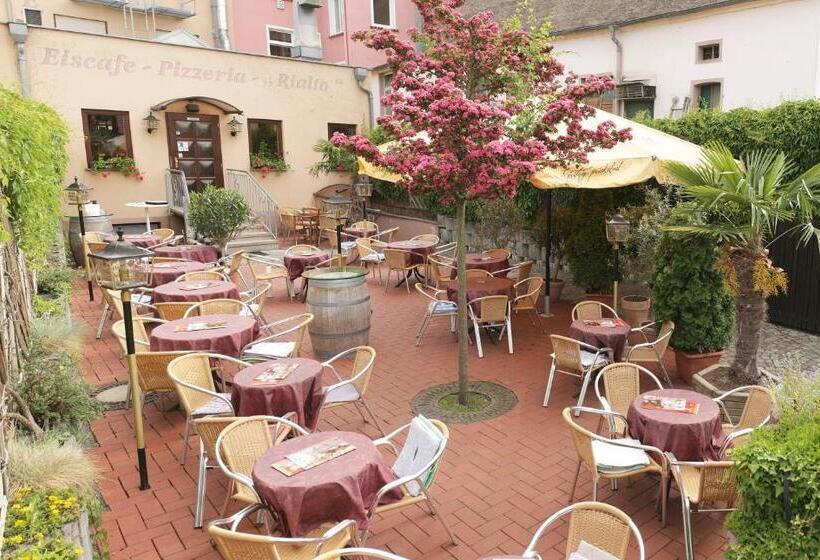 Eiscafe Pizzeria Hotel Rialto