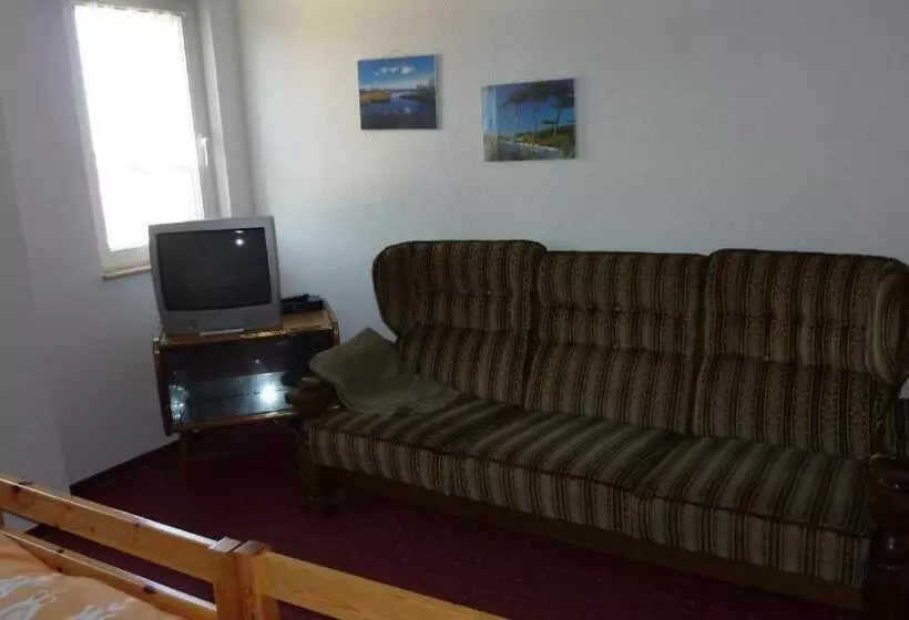 Hotelli Altstadt Pension Hafenblick