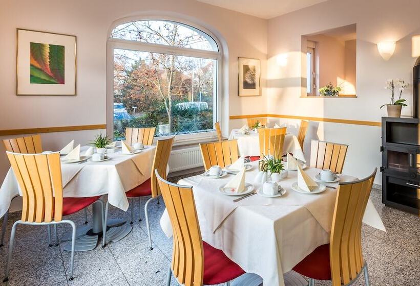 Отель Am Rokokogarten