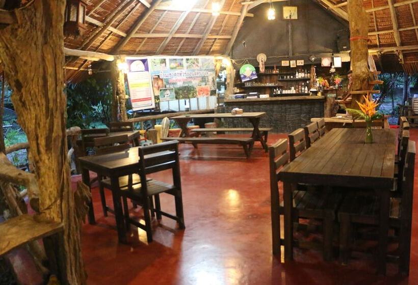 Отель Baan Khao Sok Resort