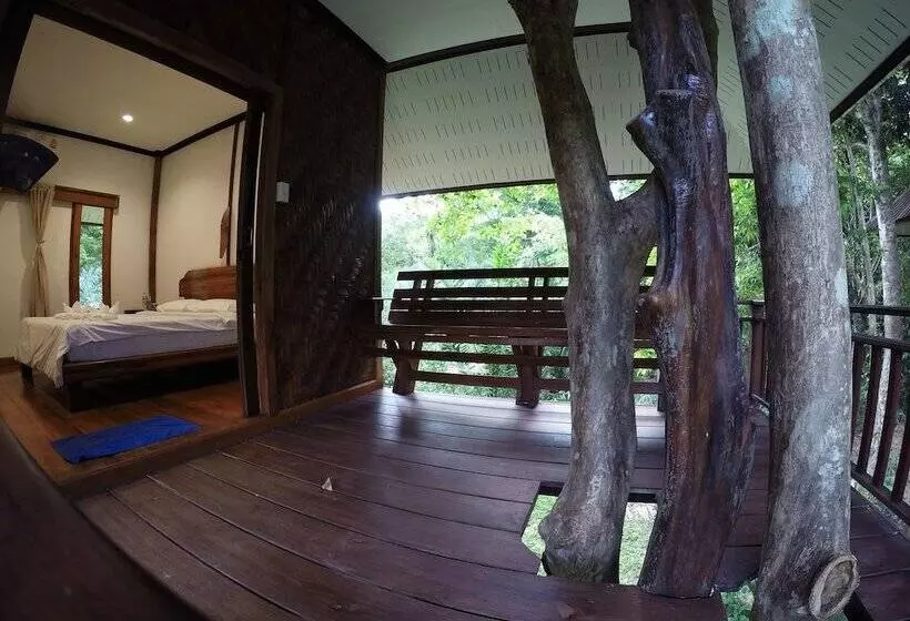 Hotelli Baan Khao Sok Resort