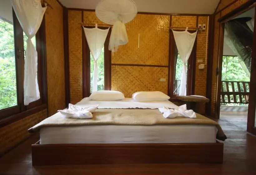 Hotelli Baan Khao Sok Resort