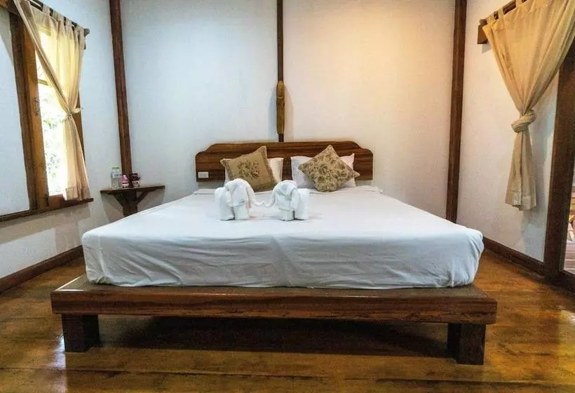 Hotelli Baan Khao Sok Resort