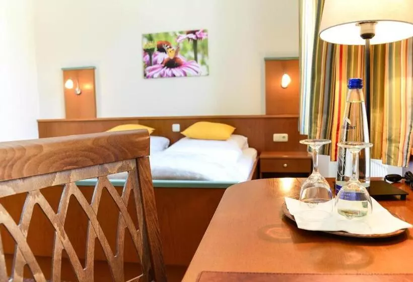 Hotelli Boardinghouse Pfarrkirchen