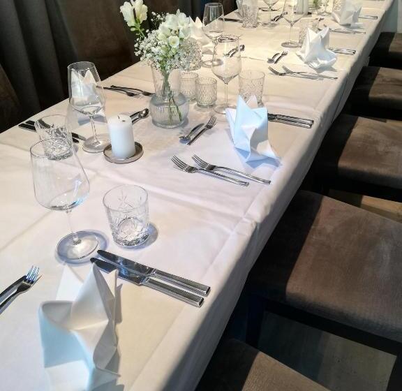 Отель Eislinger Tor