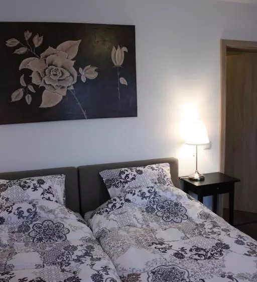 Hotelli Gasthaus Bunnen ,bed & Breakfast