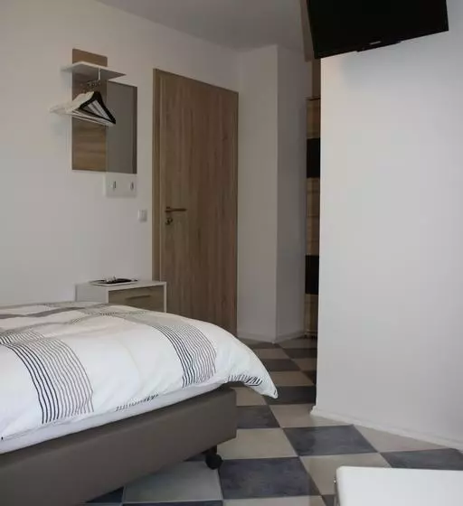 Hotelli Gasthaus Bunnen ,bed & Breakfast