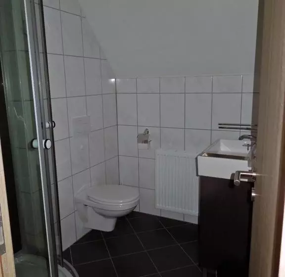 Hotelli Gasthaus Bunnen ,bed & Breakfast