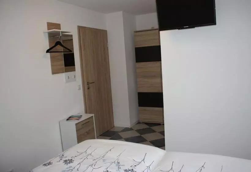 Hotelli Gasthaus Bunnen ,bed & Breakfast