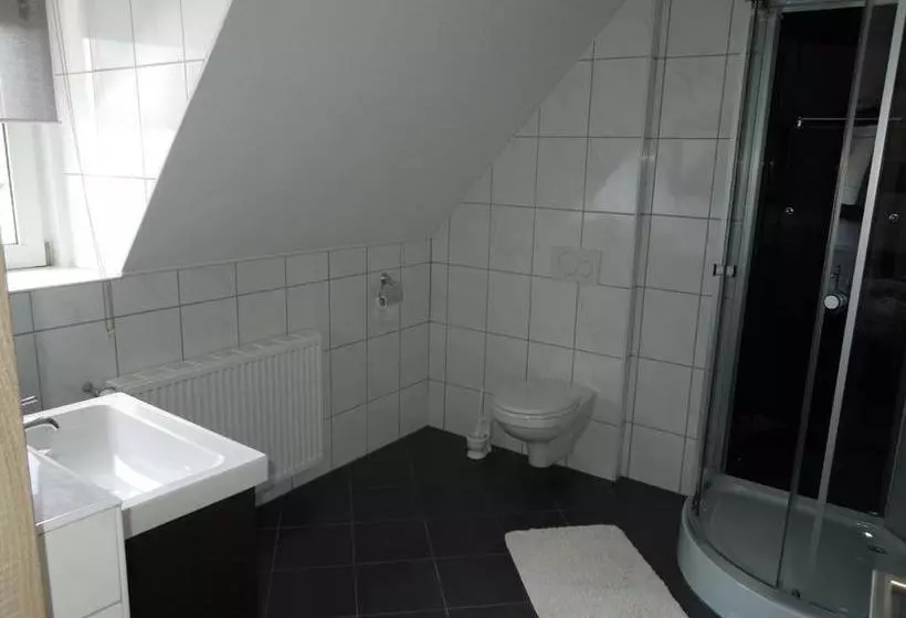 Hotelli Gasthaus Bunnen ,bed & Breakfast