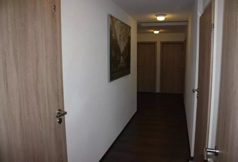 Hotelli Gasthaus Bunnen ,bed & Breakfast