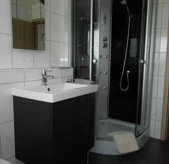 Hotelli Gasthaus Bunnen ,bed & Breakfast