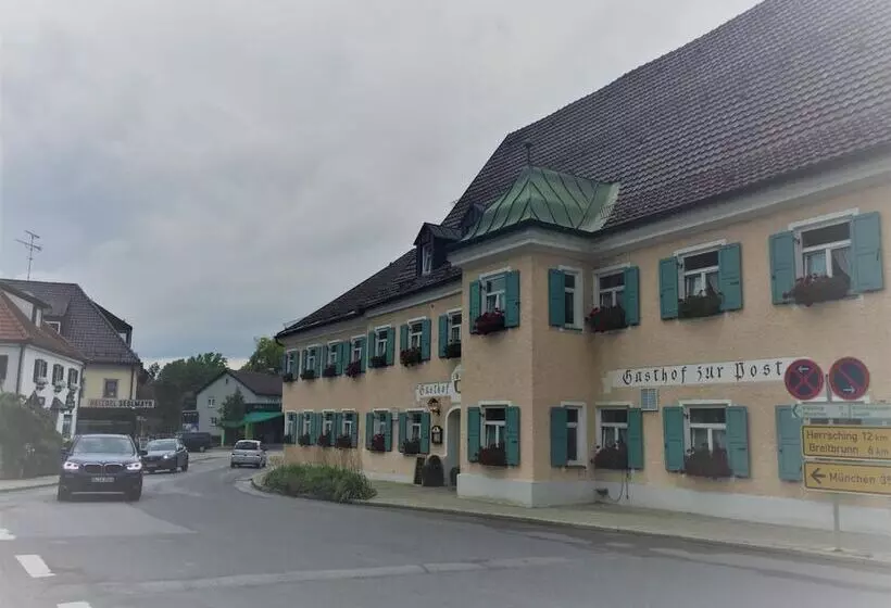 Hotelli Gasthof Zur Post   Inning