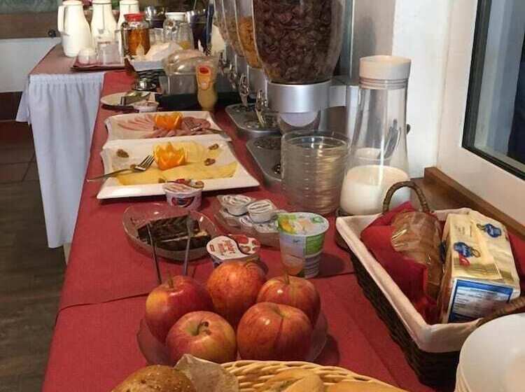 Hotel Gasthof Zur Post   Inning