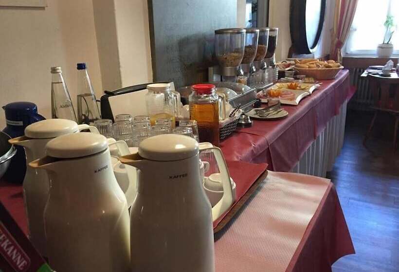 Hotel Gasthof Zur Post   Inning