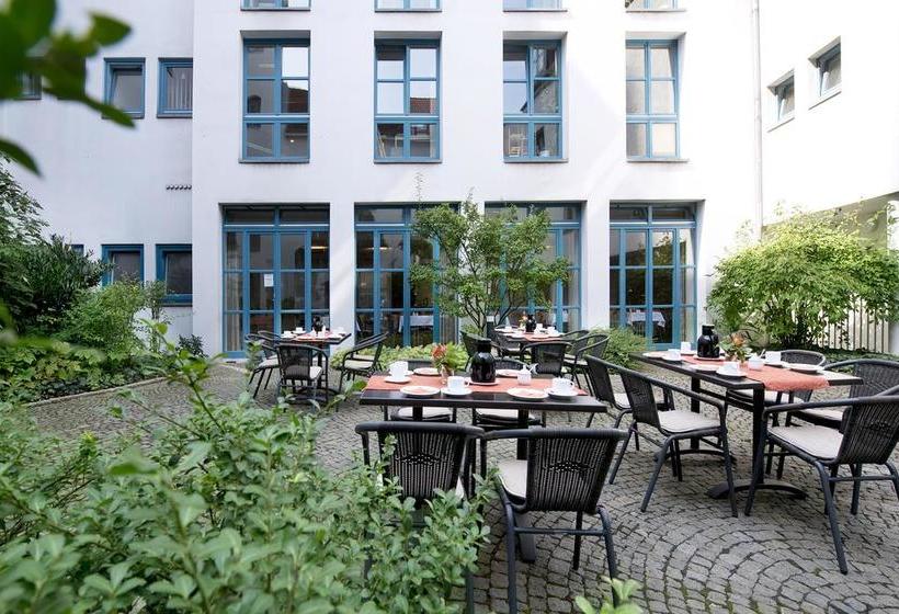 هتل Hanns Lilje Haus