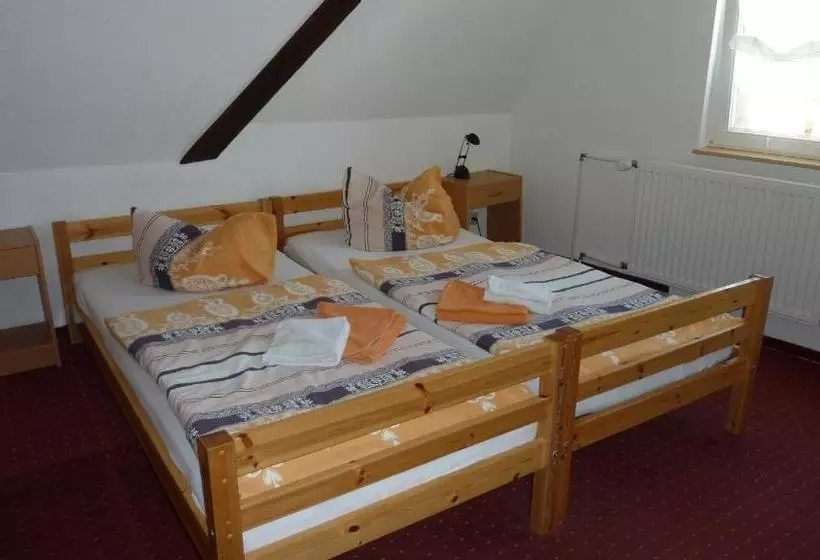 Hotelli Altstadt Pension Hafenblick