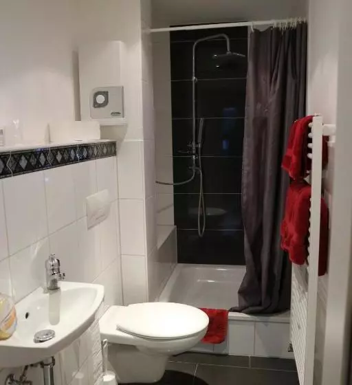 Hotelli Winzerhäuschen Am Brunnen