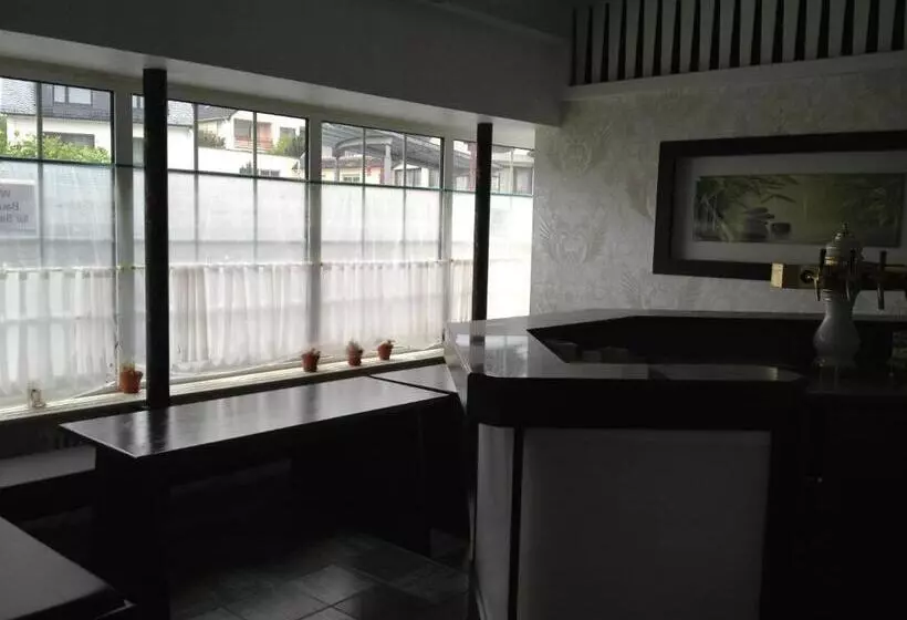 Yumi Hotel Sushi Steaks & Friends