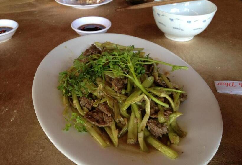 Yumi Hotel Sushi Steaks & Friends