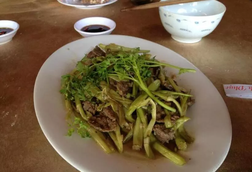 Yumi Hotel Sushi Steaks & Friends